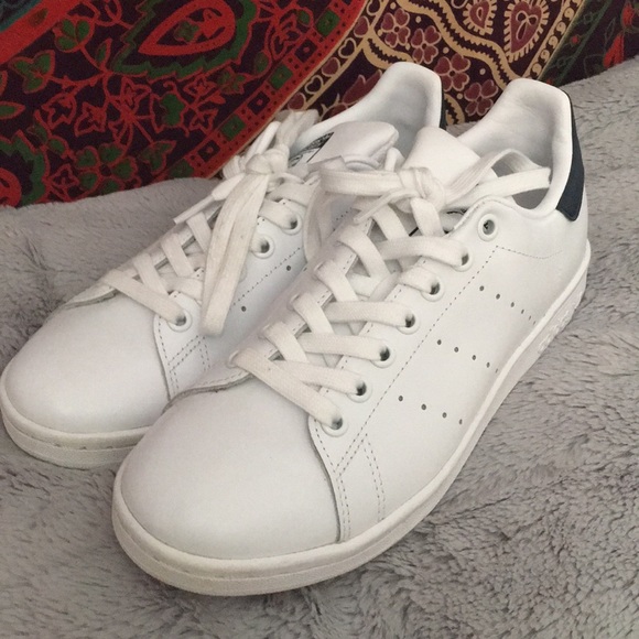 adidas Shoes - Navy Adidas Stan Smith